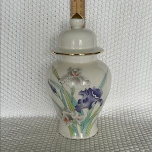 Vintage Otagiri Iris Bouquet Porcelain Ginger Jar Gold Trim